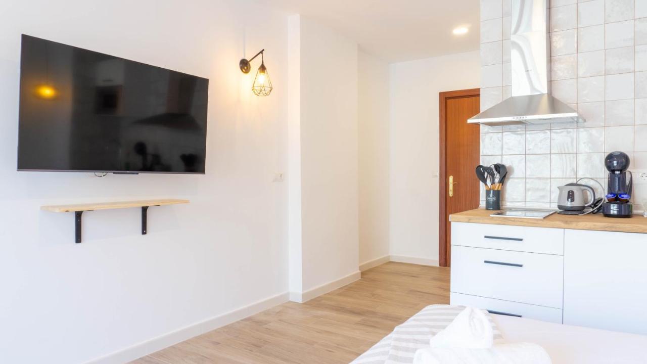Apartment Carihuela Beach Malaga Torremolinos Exteriör bild