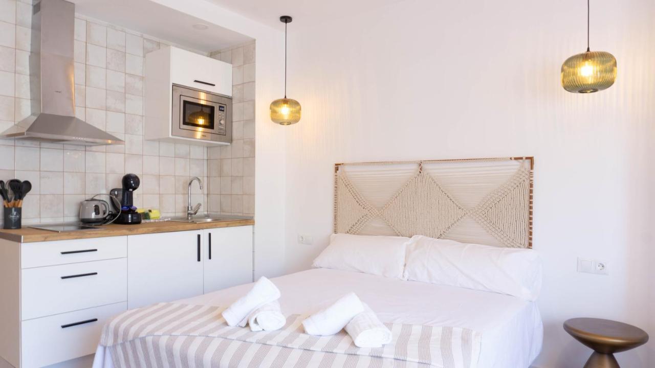 Apartment Carihuela Beach Malaga Torremolinos Exteriör bild