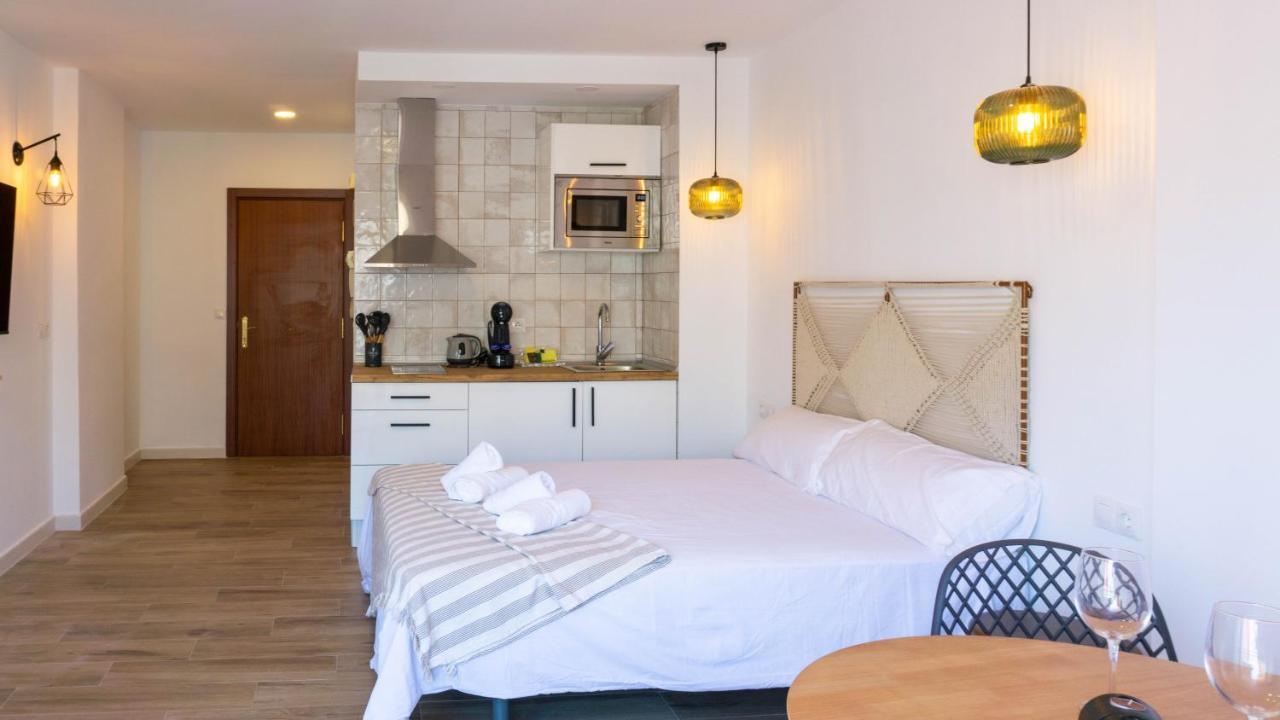 Apartment Carihuela Beach Malaga Torremolinos Exteriör bild