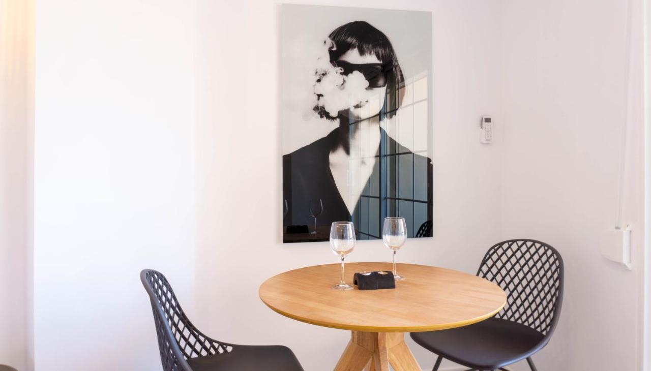 Apartment Carihuela Beach Malaga Torremolinos Exteriör bild