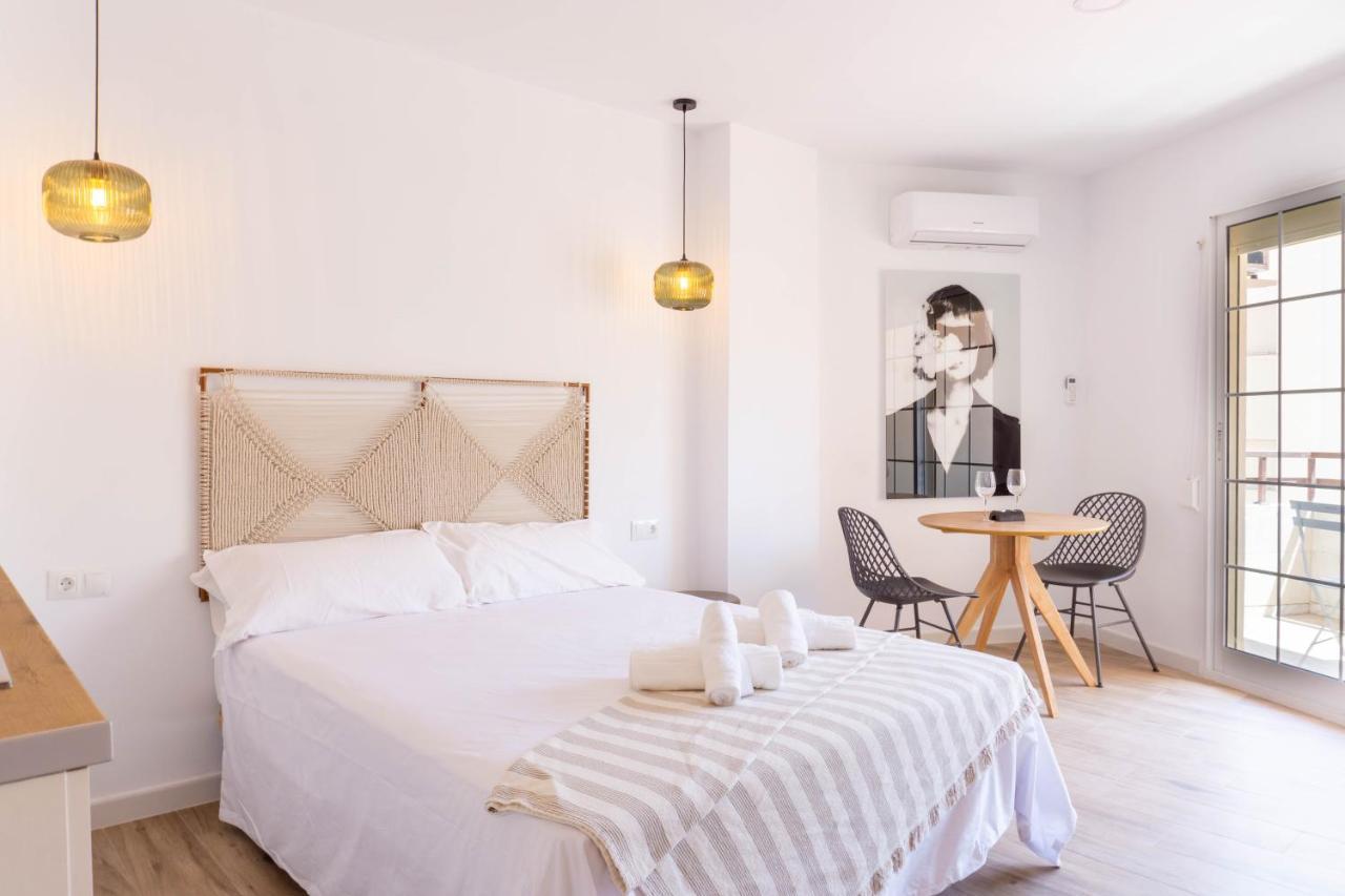 Apartment Carihuela Beach Malaga Torremolinos Exteriör bild