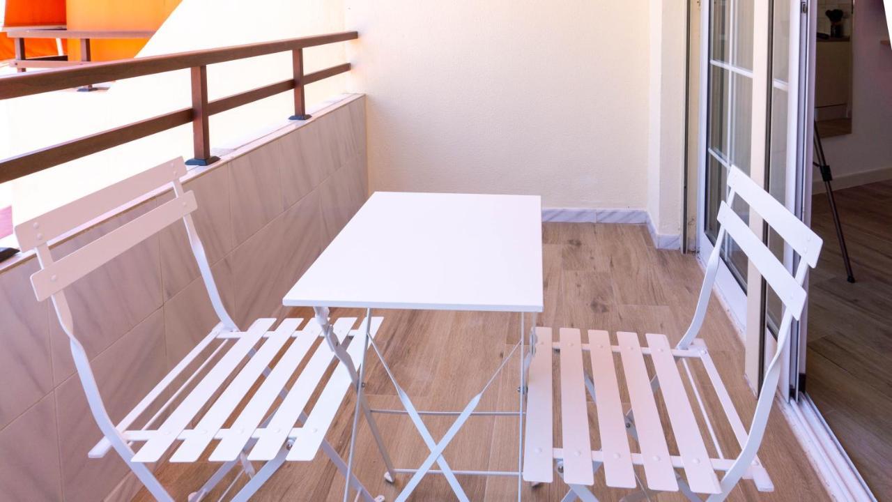 Apartment Carihuela Beach Malaga Torremolinos Exteriör bild